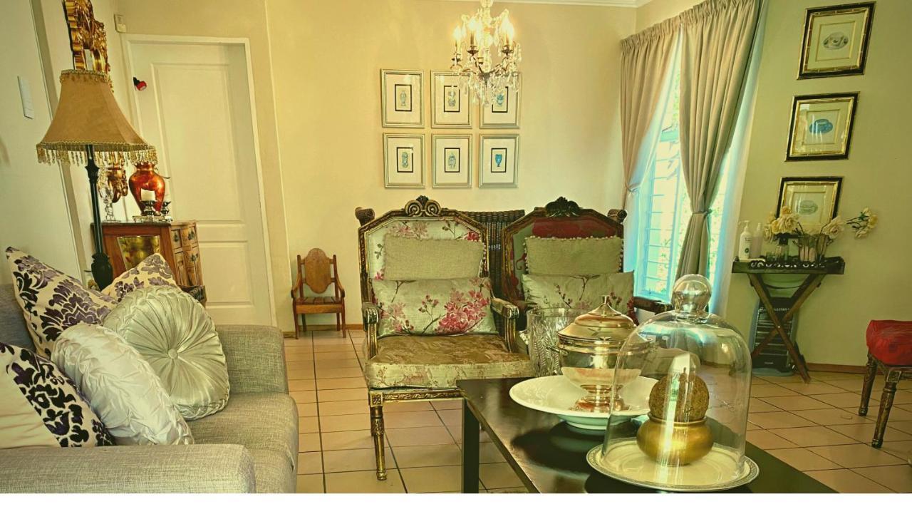 Vair'S Place Guest House In Sandton Paulshof - Apartment, Lux Suites & Spa Γιοχάνεσμπουργκ Εξωτερικό φωτογραφία