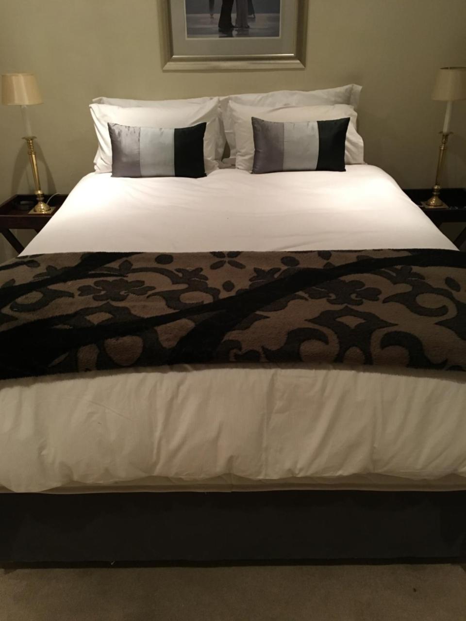 Vair'S Place Guest House In Sandton Paulshof - Apartment, Lux Suites & Spa Γιοχάνεσμπουργκ Εξωτερικό φωτογραφία