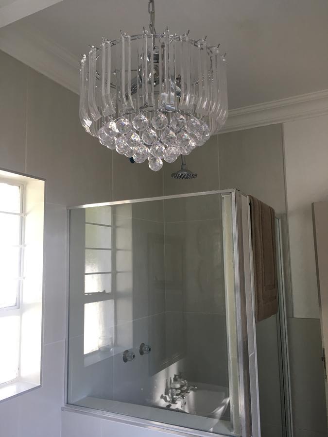 Vair'S Place Guest House In Sandton Paulshof - Apartment, Lux Suites & Spa Γιοχάνεσμπουργκ Εξωτερικό φωτογραφία
